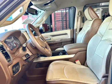 RAM 3500 6.7 I6 LARAMIE CABINE DUPLA TURBO DIESEL AUTOMÁTICO, Foto 10 RAM 3500 6.7 I6 LARAMIE CABINE DUPLA TURBO DIESEL AUTOMÁTICO, Foto 10