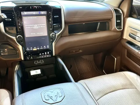 RAM 3500 6.7 I6 LARAMIE CABINE DUPLA TURBO DIESEL AUTOMÁTICO, Foto 13 RAM 3500 6.7 I6 LARAMIE CABINE DUPLA TURBO DIESEL AUTOMÁTICO, Foto 13