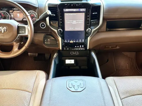 RAM 3500 6.7 I6 LARAMIE CABINE DUPLA TURBO DIESEL AUTOMÁTICO, Foto 14 RAM 3500 6.7 I6 LARAMIE CABINE DUPLA TURBO DIESEL AUTOMÁTICO, Foto 14