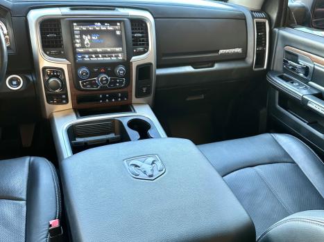 RAM Classic 5.7 V8 32V 4P HEMI LARAMIE AUTOMTICO, Foto 17