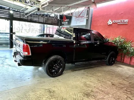 RAM Classic 5.7 V8 32V 4P HEMI LARAMIE AUTOM�TICO, Foto 2