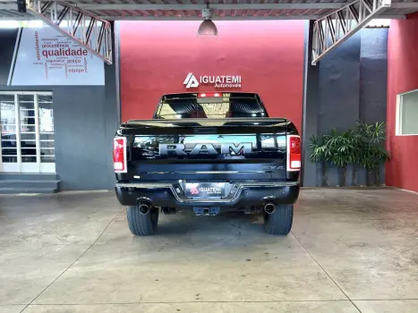 RAM Classic 5.7 V8 32V 4P HEMI LARAMIE AUTOM�TICO, Foto 3