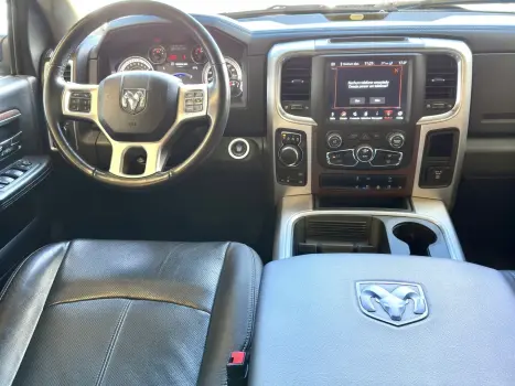 RAM Classic 5.7 V8 32V 4P HEMI LARAMIE AUTOM�TICO, Foto 12