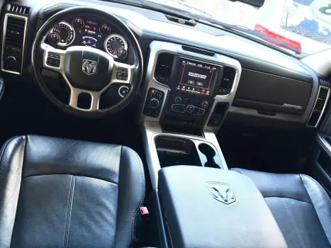RAM Classic 5.7 V8 32V 4P HEMI LARAMIE AUTOM�TICO, Foto 15