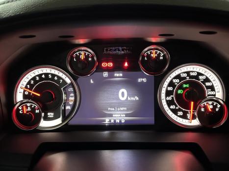 RAM Classic 5.7 V8 32V 4P HEMI LARAMIE AUTOM�TICO, Foto 12