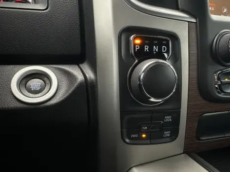 RAM Classic 5.7 V8 32V 4P HEMI LARAMIE NIGHT EDITION AUTOMÁTICO, Foto 12