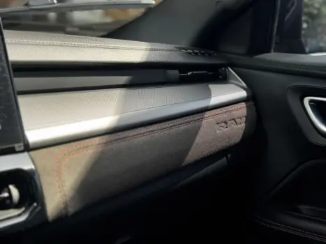 RAM Rampage 2.0 4P HURRICANE 4 TURBO R/T 4X4 AUTOM�TICO, Foto 16