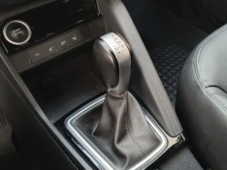 RENAULT Captur 1.3 16V 4P FLEX TCE INTENSE TURBO X-TRONIC AUTOM�TICO CVT, Foto 9