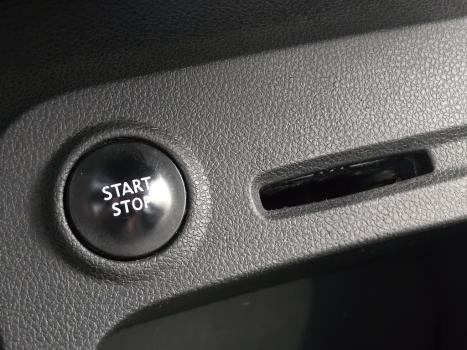 RENAULT Captur 1.6 16V 4P SCE ZEN X-TRONIC AUTOMÁTICO CVT, Foto 9