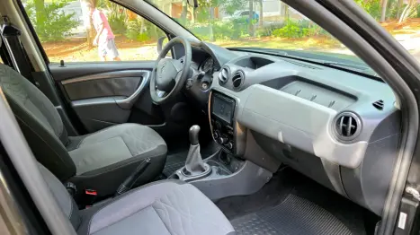 RENAULT Duster 1.6 16V 4P FLEX TECH ROAD, Foto 10