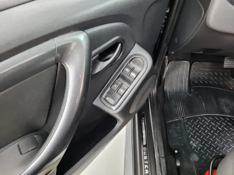 RENAULT Duster 2.0 16V 4P FLEX DYNAMIQUE AUTOM�TICO, Foto 10