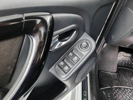 RENAULT Duster 2.0 16V 4P FLEX DYNAMIQUE AUTOM�TICO, Foto 9
