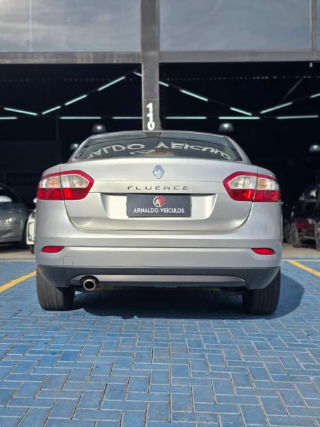 RENAULT Fluence 2.0 16V 4P FLEX DYNAMIQUE AUTOM�TICO, Foto 5