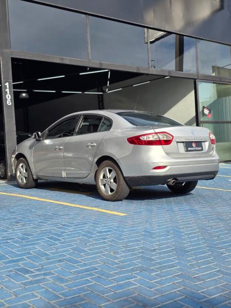 RENAULT Fluence 2.0 16V 4P FLEX DYNAMIQUE AUTOM�TICO, Foto 6