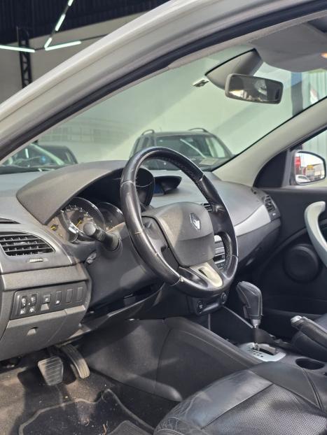 RENAULT Fluence 2.0 16V 4P FLEX DYNAMIQUE AUTOM�TICO, Foto 9