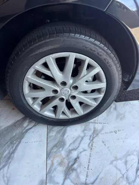 RENAULT Fluence 2.0 16V 4P FLEX DYNAMIQUE AUTOM�TICO, Foto 12