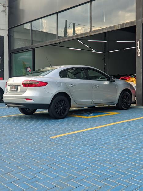 RENAULT Fluence 2.0 16V 4P FLEX DYNAMIQUE AUTOM�TICO, Foto 4
