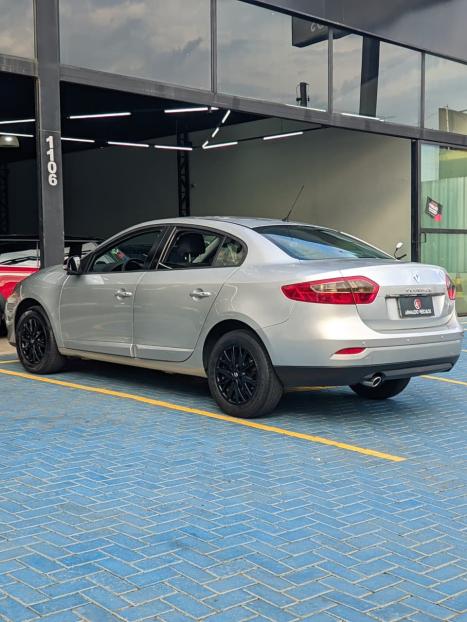 RENAULT Fluence 2.0 16V 4P FLEX DYNAMIQUE AUTOM�TICO, Foto 6