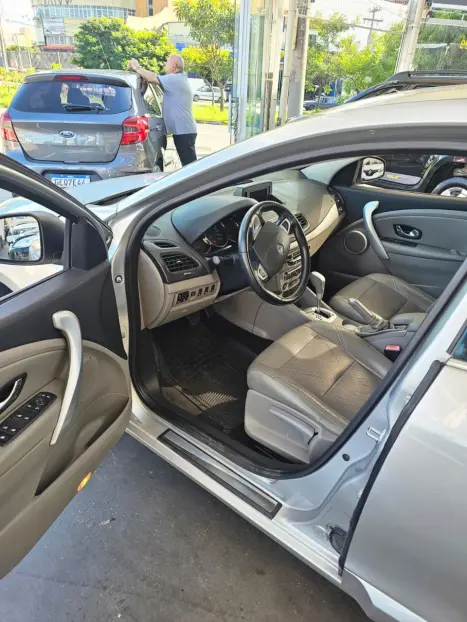 RENAULT Fluence 2.0 16V 4P FLEX PRIVIL�GE AUTOM�TICO, Foto 14