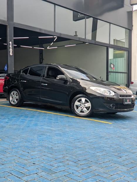 RENAULT Fluence 2.0 16V 4P FLEX DYNAMIQUE AUTOM�TICO, Foto 3
