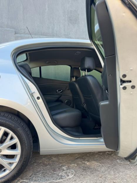 RENAULT Fluence 2.0 16V 4P FLEX DYNAMIQUE AUTOM�TICO, Foto 8