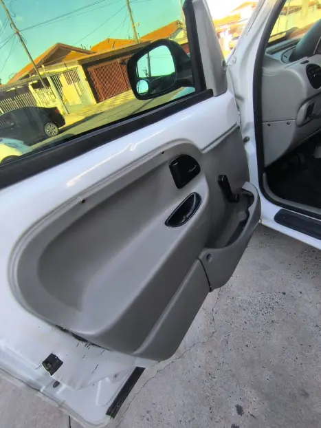 RENAULT Kangoo 1.6 16V 4P EXPRESS, Foto 12