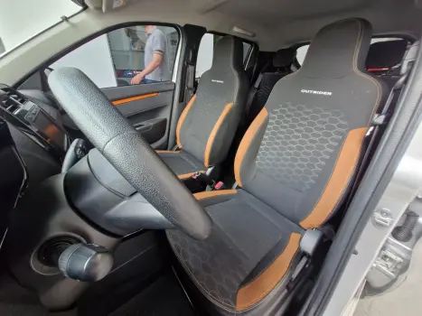 RENAULT Kwid 1.0 12V 4P SCE FLEX OUTSIDER, Foto 15