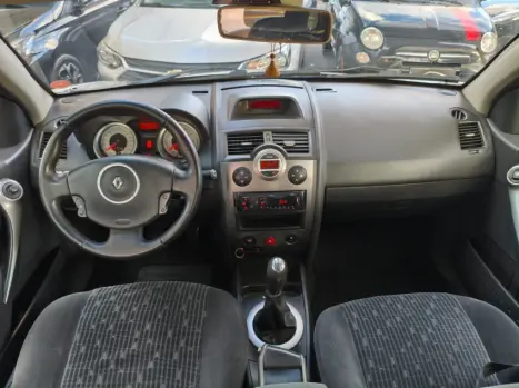 RENAULT Megane Grand Tour 1.6 16V 4P FLEX DYNAMIQUE, Foto 13