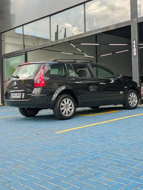 RENAULT Megane Grand Tour 1.6 16V 4P FLEX DYNAMIQUE, Foto 4