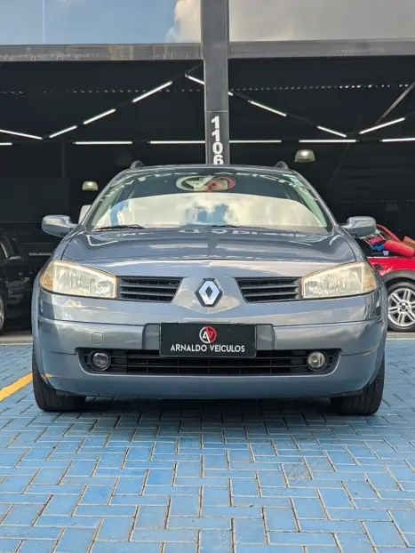 RENAULT Megane Grand Tour 1.6 16V 4P FLEX DYNAMIQUE, Foto 2