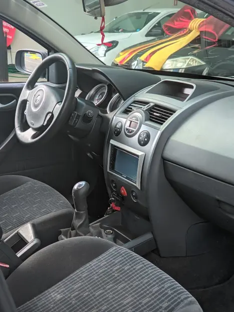 RENAULT Megane Grand Tour 1.6 16V 4P FLEX DYNAMIQUE, Foto 8