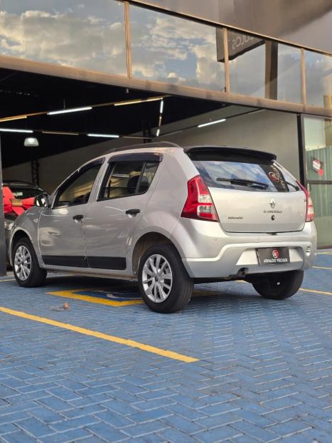 RENAULT Sandero 1.0 16V 4P FLEX EXPRESSION, Foto 4