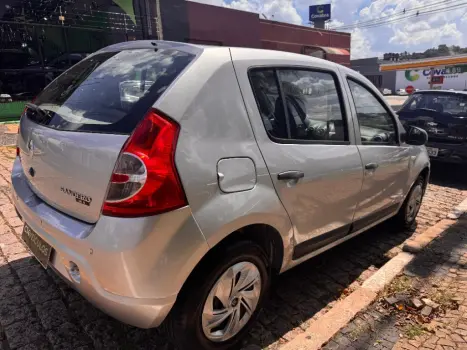 RENAULT Sandero 1.0 16V 4P FLEX AUTHENTIQUE, Foto 4