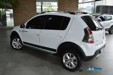 RENAULT Sandero 1.6 16V 4P FLEX STEPWAY, Foto 6 RENAULT Sandero 1.6 16V 4P FLEX STEPWAY, Foto 6