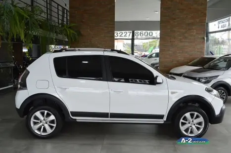 RENAULT Sandero 1.6 16V 4P FLEX STEPWAY, Foto 8 RENAULT Sandero 1.6 16V 4P FLEX STEPWAY, Foto 8