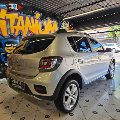 RENAULT Sandero 1.6 16V 4P FLEX SCE STEPWAY DINAMIQUE EASY-R AUTOMATIZADO, Foto 7 RENAULT Sandero 1.6 16V 4P FLEX SCE STEPWAY DINAMIQUE EASY-R AUTOMATIZADO, Foto 7