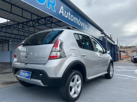 RENAULT Sandero 1.6 16V 4P FLEX STEPWAY AUTOMÁTICO, Foto 6 RENAULT Sandero 1.6 16V 4P FLEX STEPWAY AUTOMÁTICO, Foto 6