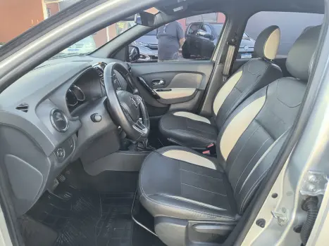 RENAULT Sandero 1.6 16V 4P SCE FLEX STEPWAY ICONIC X-TRONIC AUTOM�TICO CVT, Foto 4