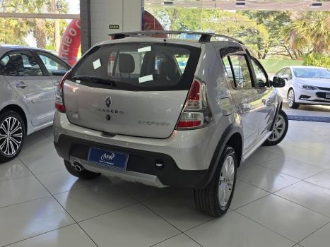 RENAULT Sandero 1.6 16V 4P FLEX STEPWAY AUTOM�TICO, Foto 6