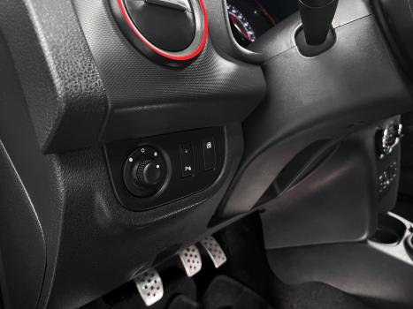RENAULT Sandero 2.0 16V 4P RS RACING SPIRIT FLEX, Foto 10