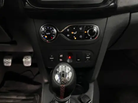 RENAULT Sandero 2.0 16V 4P RS RACING SPIRIT FLEX, Foto 15