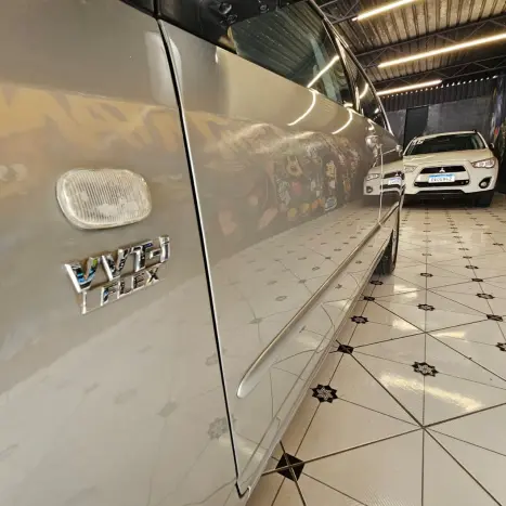 TOYOTA Corolla 1.8 16V 4P XEI, Foto 9