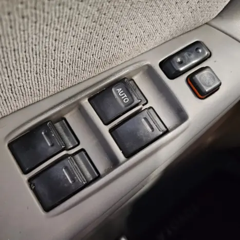 TOYOTA Corolla 1.8 16V 4P XEI, Foto 17