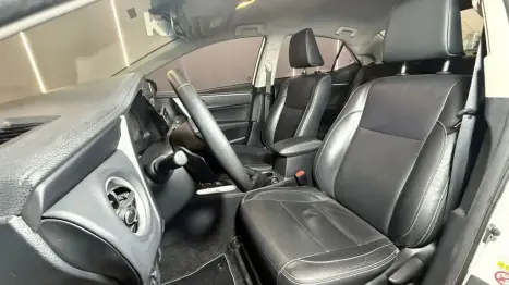 TOYOTA Corolla 2.0 16V 4P FLEX XEI DIRECT SHIFT AUTOM�TICO CVT, Foto 4