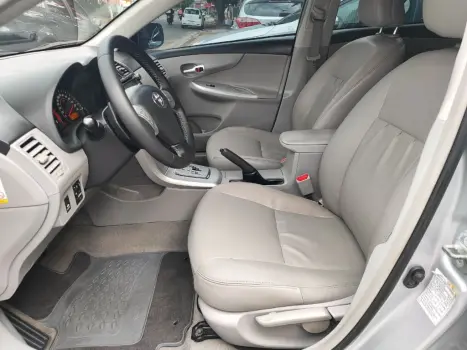 TOYOTA Corolla 2.0 16V 4P FLEX XEI DIRECT SHIFT AUTOM�TICO CVT, Foto 9