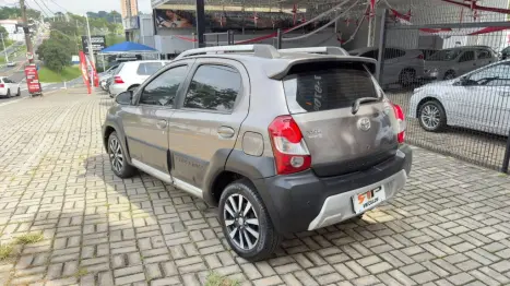 TOYOTA Etios Cross 1.5 16V 4P FLEX AUTOM�TICO, Foto 6