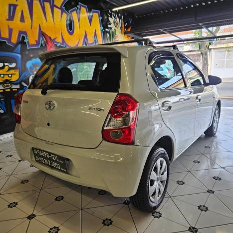 TOYOTA Etios Hatch 1.3 16V 4P FLEX X, Foto 5