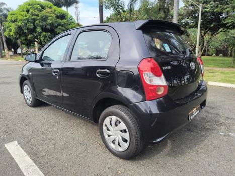 TOYOTA Etios Hatch 1.3 16V 4P FLEX X, Foto 5