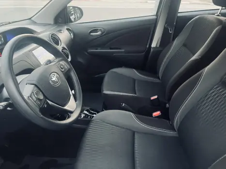 TOYOTA Etios Hatch 1.5 16V 4P FLEX X PLUS AUTOMTICO, Foto 9