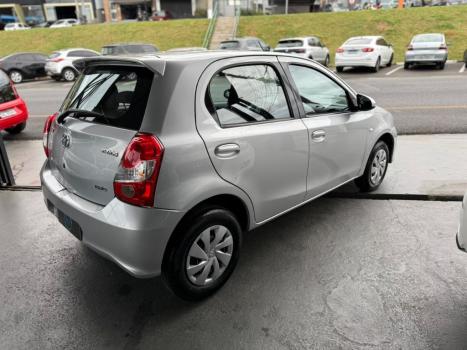 TOYOTA Etios Hatch 1.5 16V 4P FLEX XS AUTOMTICO, Foto 4